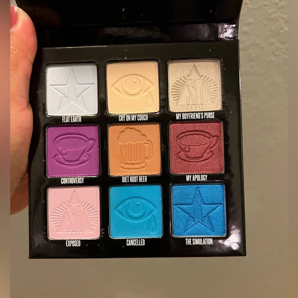 *SOLD*Jeffree Star Mini Controversy Eye Shadow Palette - Picture 3 of 6